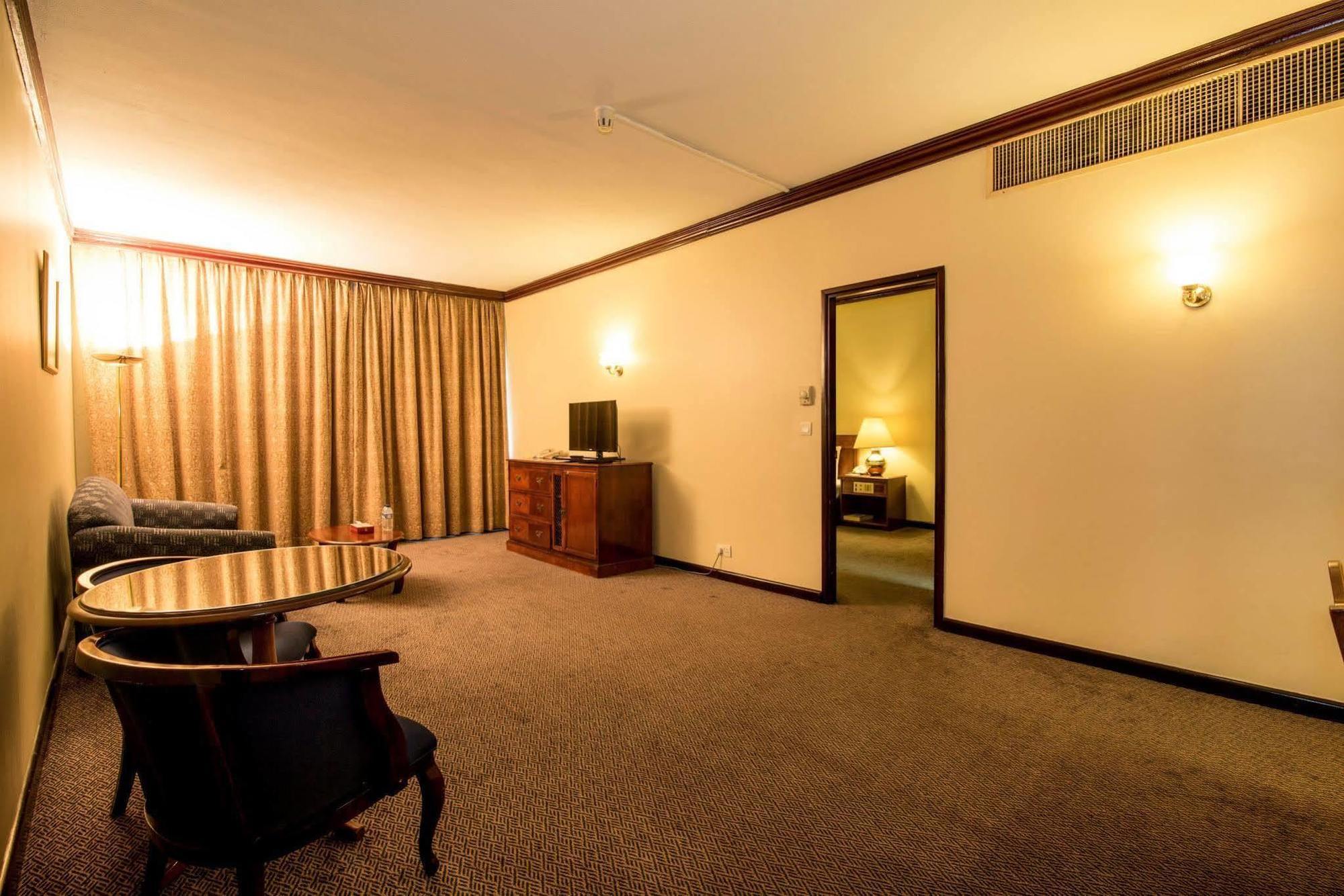 Rolla Suites Hotel -Former J5 Bur Dubai Hotel Exterior photo